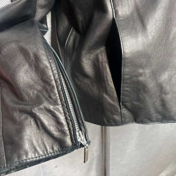Vintage Wilsons Leather Black Zip-Up Jacket | Genuine Leather Moto Style - Picture 5 of 8